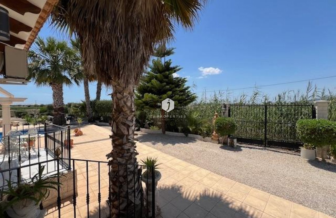 Resale - Villa -
Dolores - Comunidad Valenciana