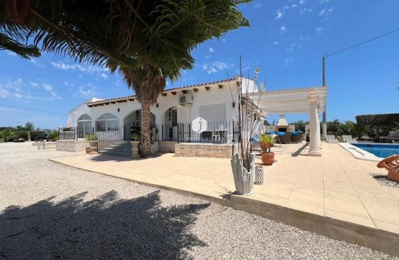 Resale - Villa -
Dolores - Comunidad Valenciana