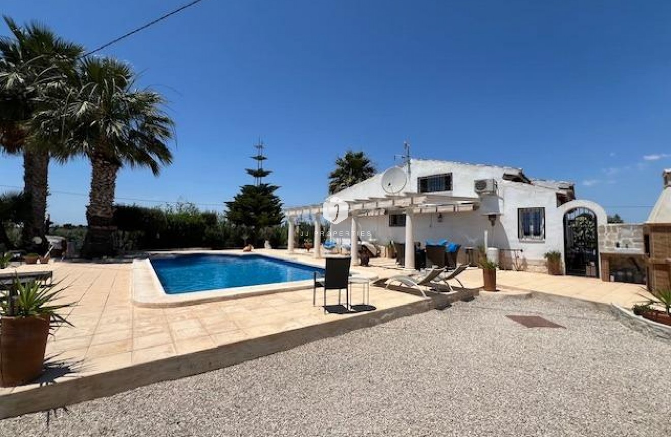 Resale - Villa -
Dolores - Comunidad Valenciana