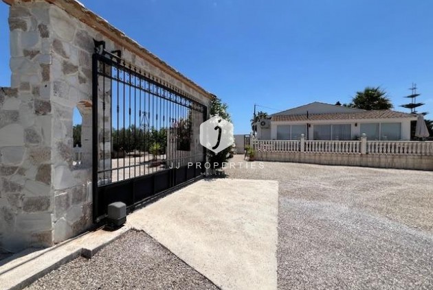 Resale - Villa -
Dolores - Comunidad Valenciana