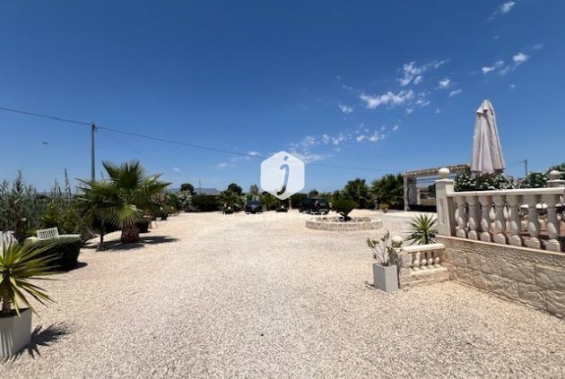 Resale - Villa -
Dolores - Comunidad Valenciana