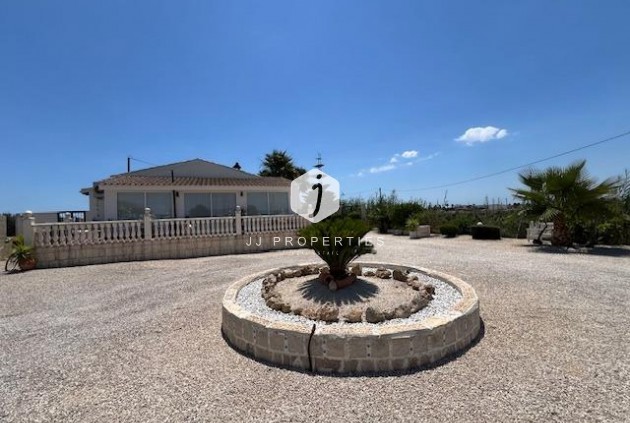 Resale - Villa -
Dolores - Comunidad Valenciana