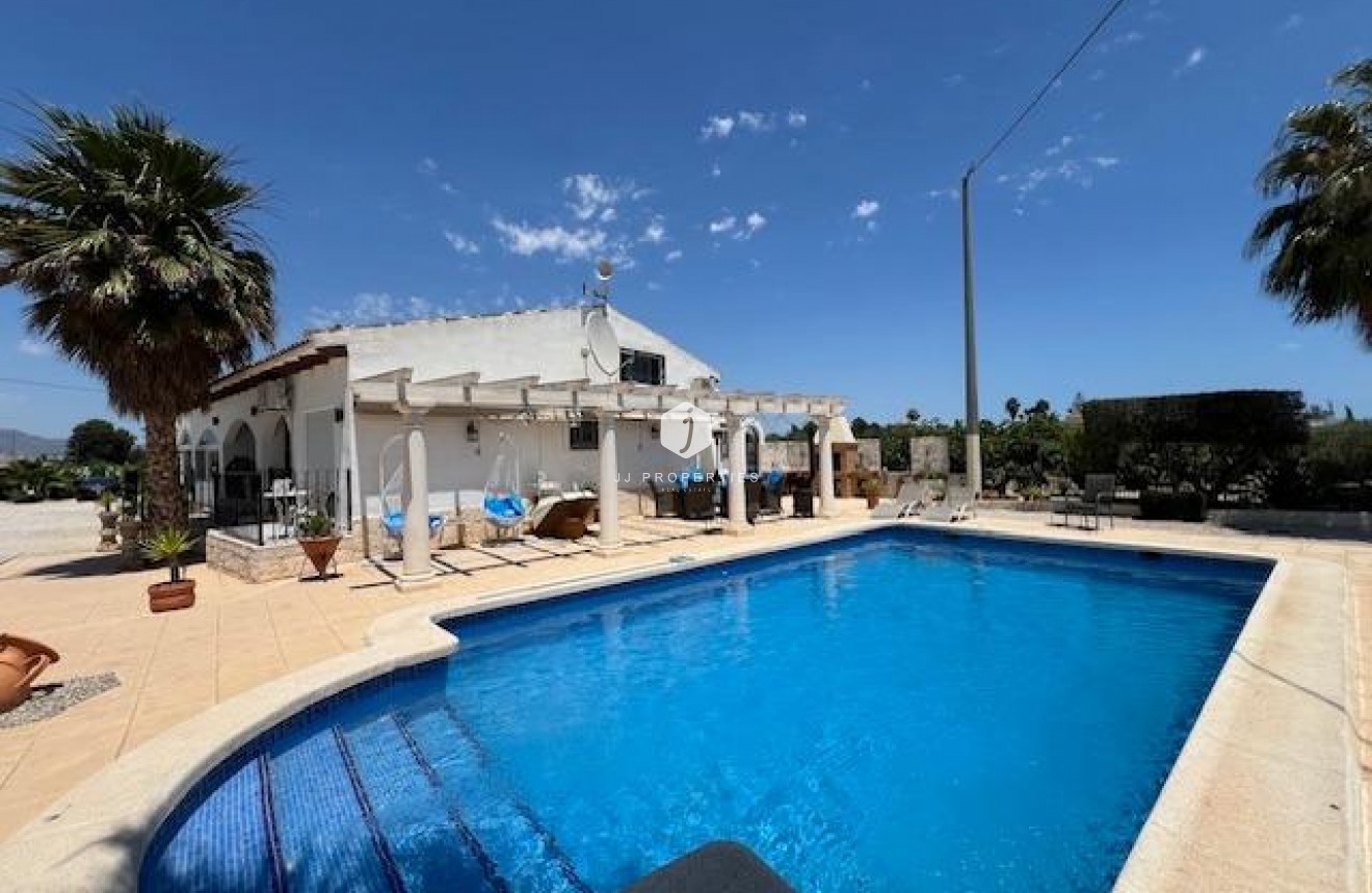 Resale - Villa -
Dolores - Comunidad Valenciana