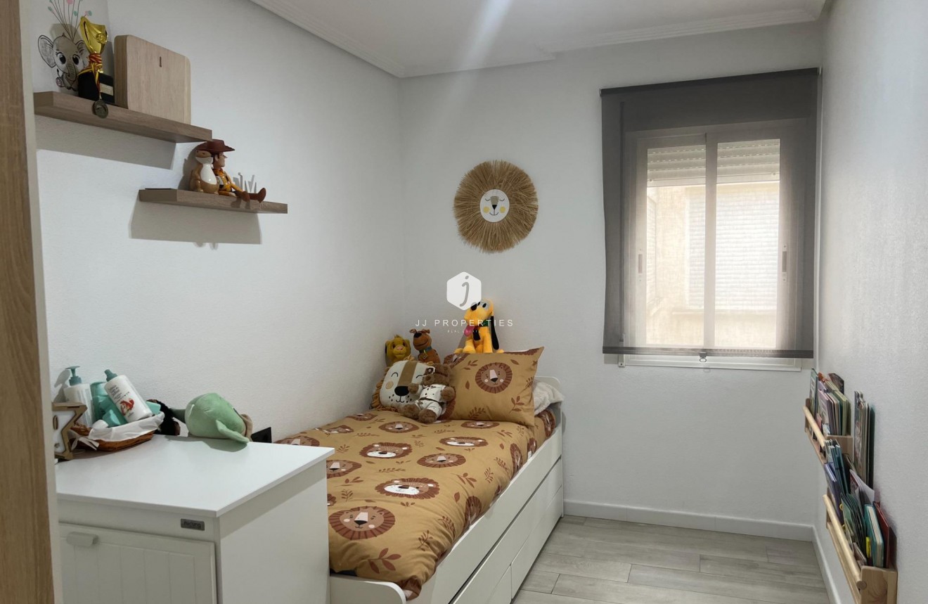Resale - Apartment / flat -
Dolores - Comunidad Valenciana