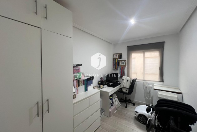 Resale - Apartment / flat -
Dolores - Comunidad Valenciana