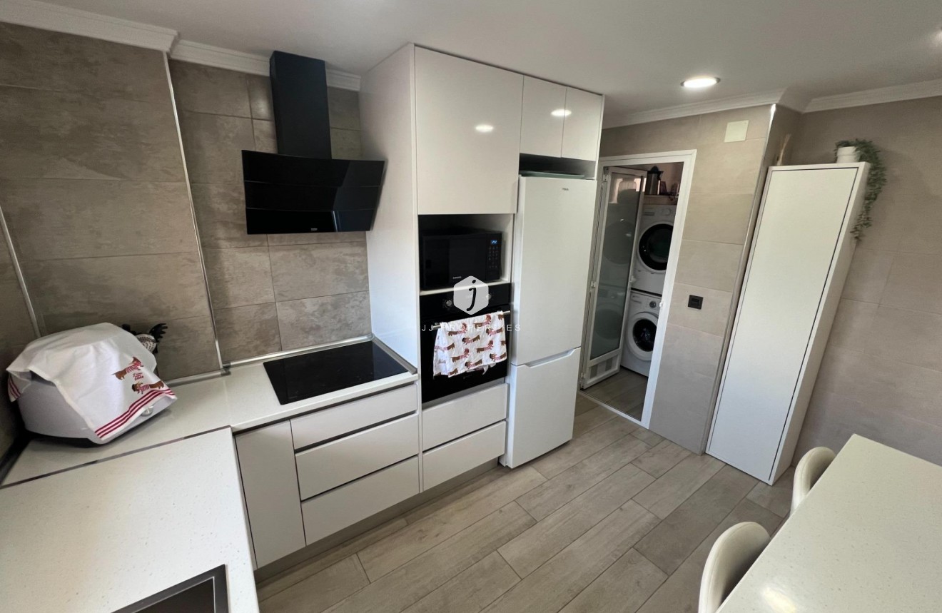 Resale - Apartment / flat -
Dolores - Comunidad Valenciana