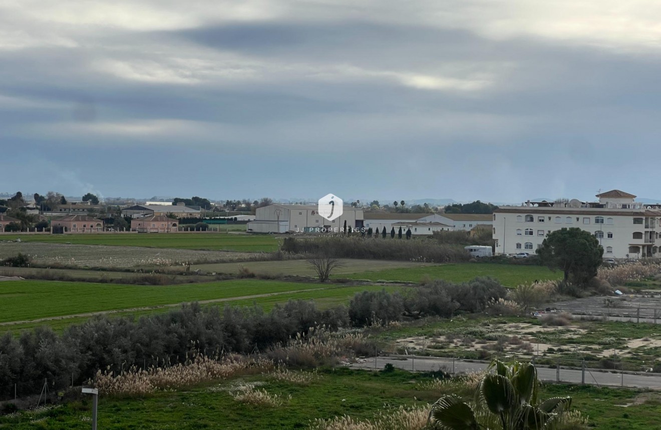 Resale - Apartment / flat -
Dolores - Comunidad Valenciana