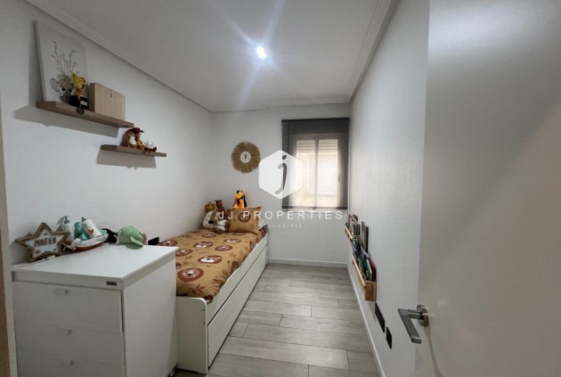 Resale - Apartment / flat -
Dolores - Comunidad Valenciana