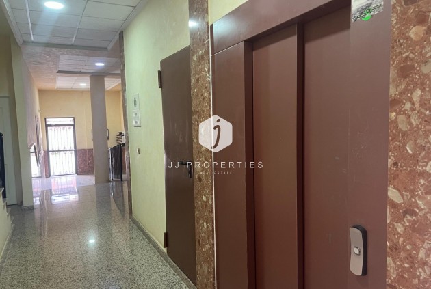 Resale - Apartment / flat -
Dolores - Comunidad Valenciana