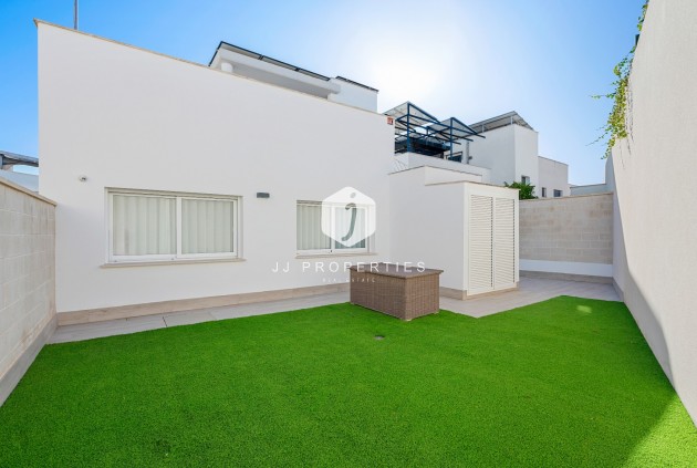 Resale - Villa -
San Miguel de Salinas - Inland