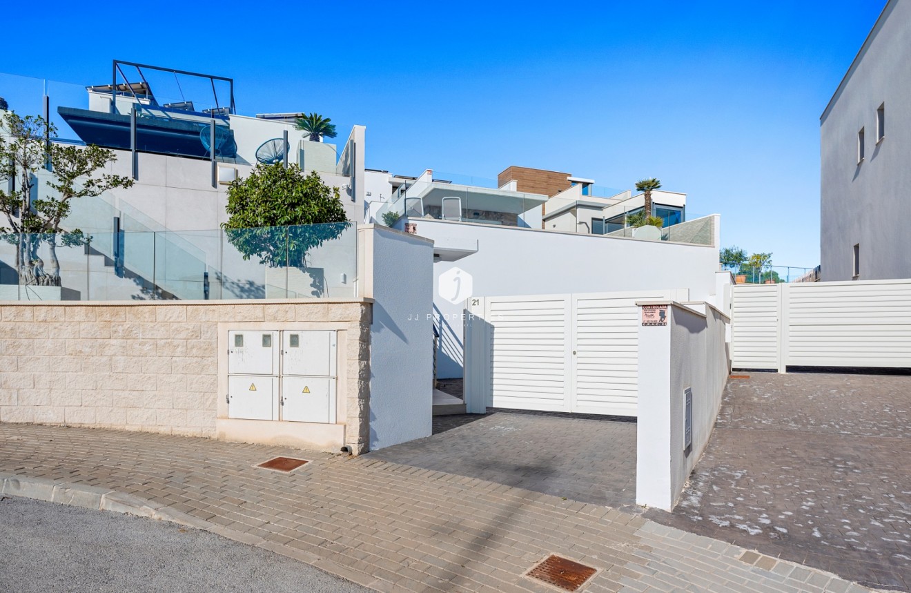 Resale - Villa -
San Miguel de Salinas - Inland