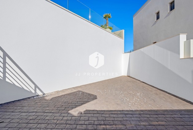 Resale - Villa -
San Miguel de Salinas - Inland