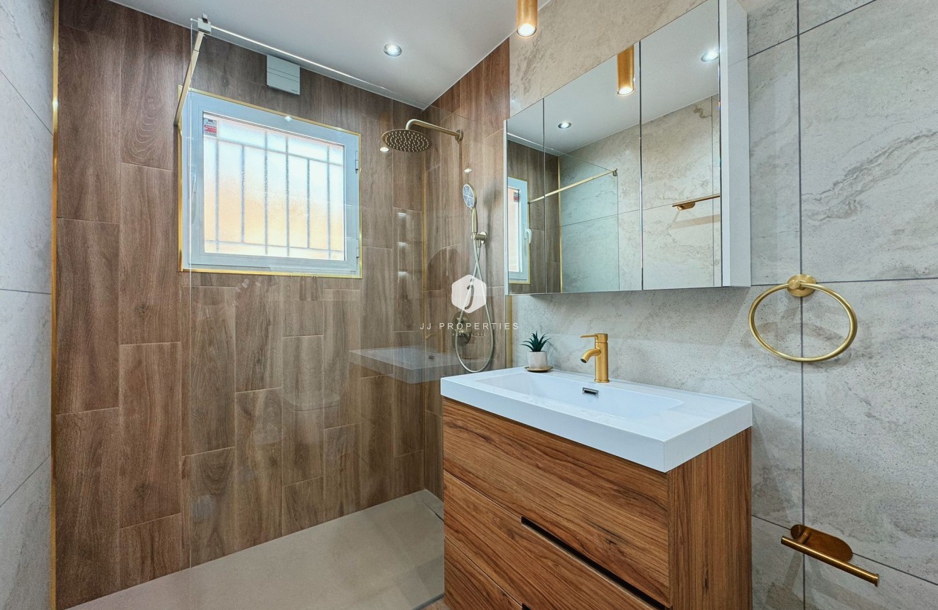 Resale - Chalet -
Ciudad Quesada - Costa Blanca