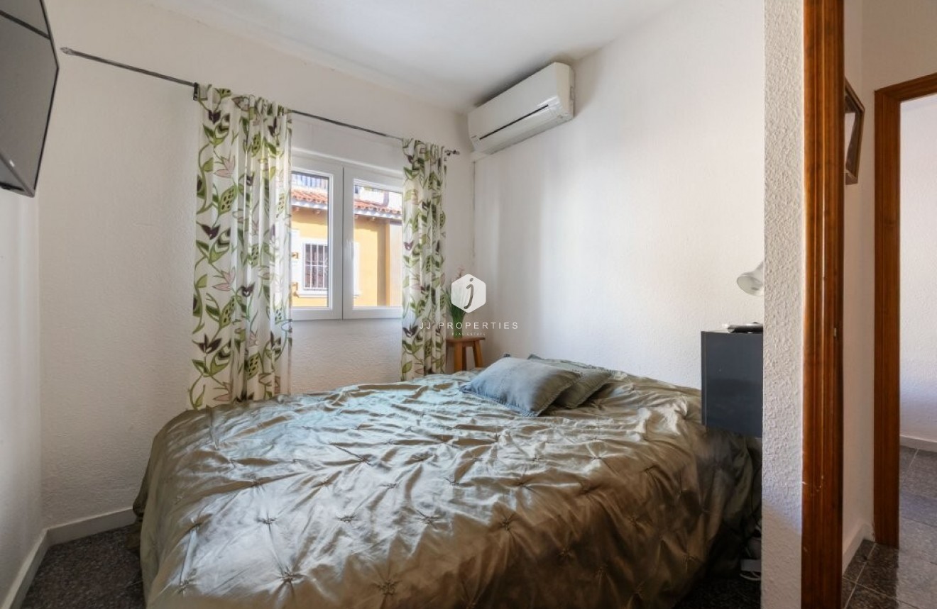 Resale - Chalet -
Torrevieja - Cabo cervera