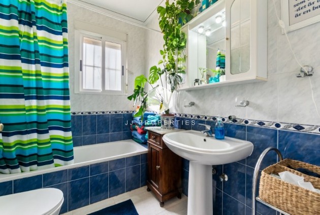 Resale - Villa -
Algorfa - Montemar