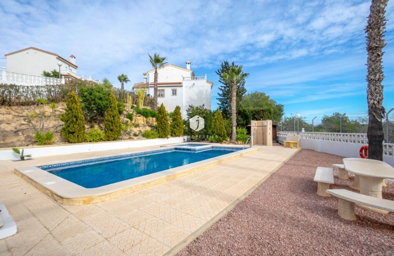 Resale - Villa -
Algorfa - Montemar