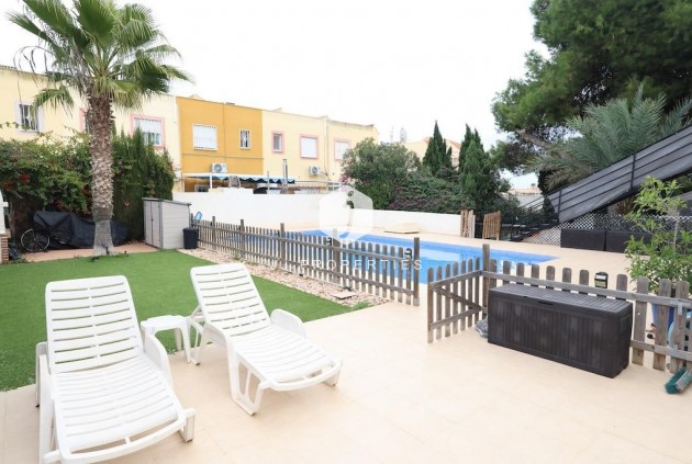 Z drugiej ręki - Bungalow -
Orihuela Costa - Costa Blanca