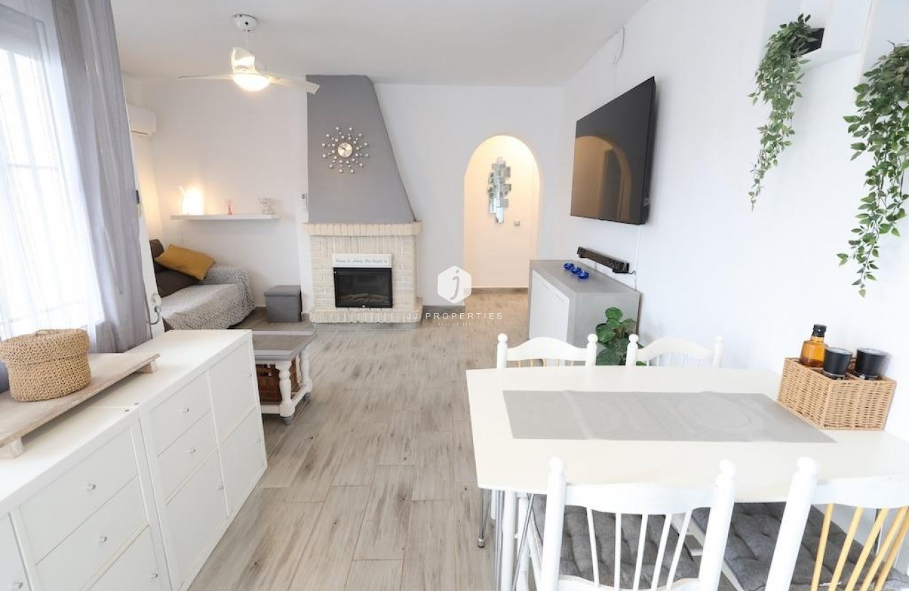 Z drugiej ręki - Bungalow -
Orihuela Costa - Costa Blanca