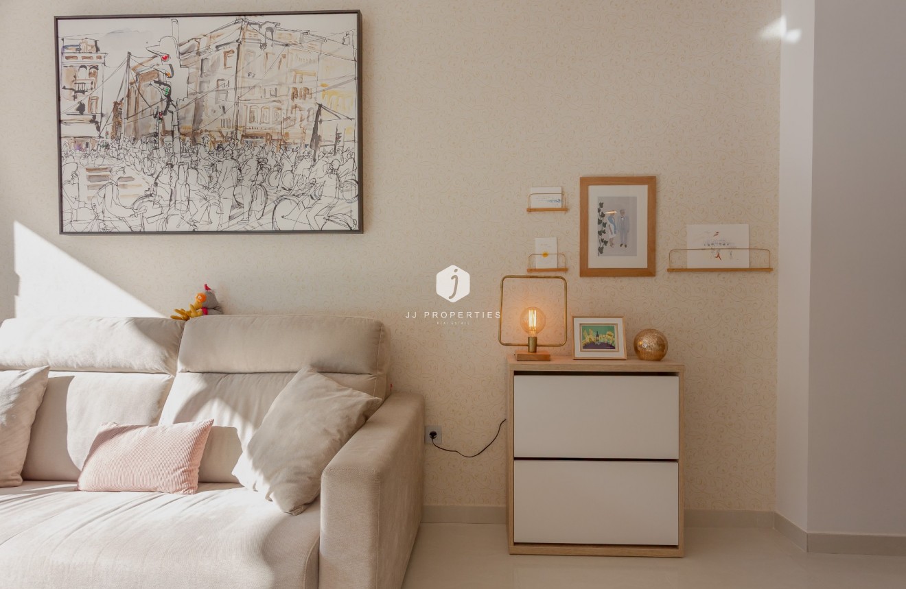 Resale - Apartment / flat -
Torrevieja - Costa Blanca