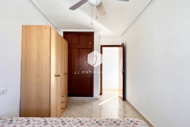 Resale - Chalet -
Torrevieja - Costa Blanca