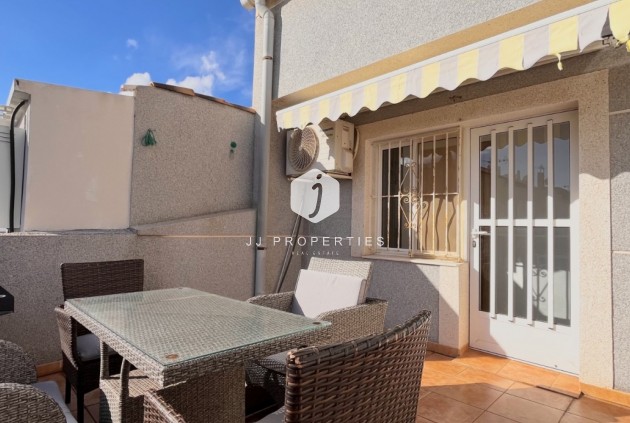 Resale - Chalet -
Torrevieja - Costa Blanca