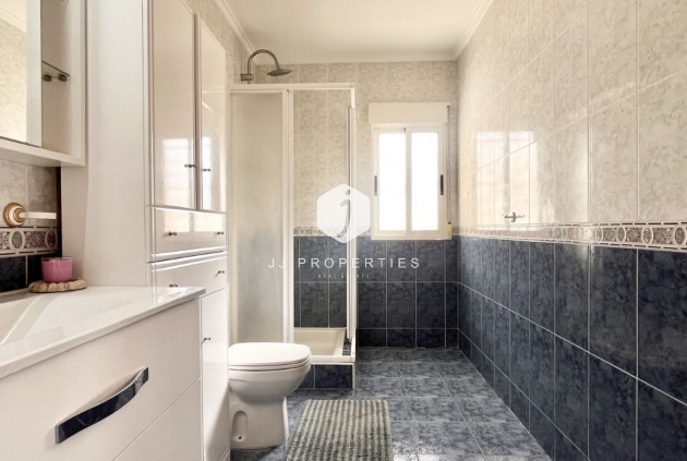 Resale - Chalet -
Torrevieja - Costa Blanca