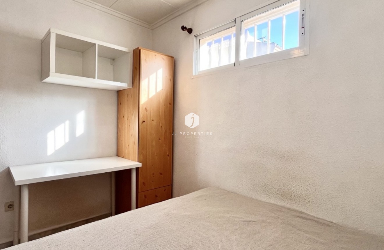 Resale - Chalet -
Torrevieja - Costa Blanca