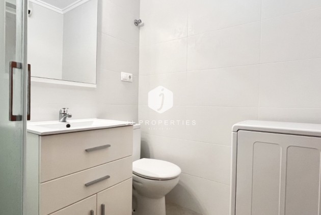 Resale - Chalet -
Torrevieja - Costa Blanca