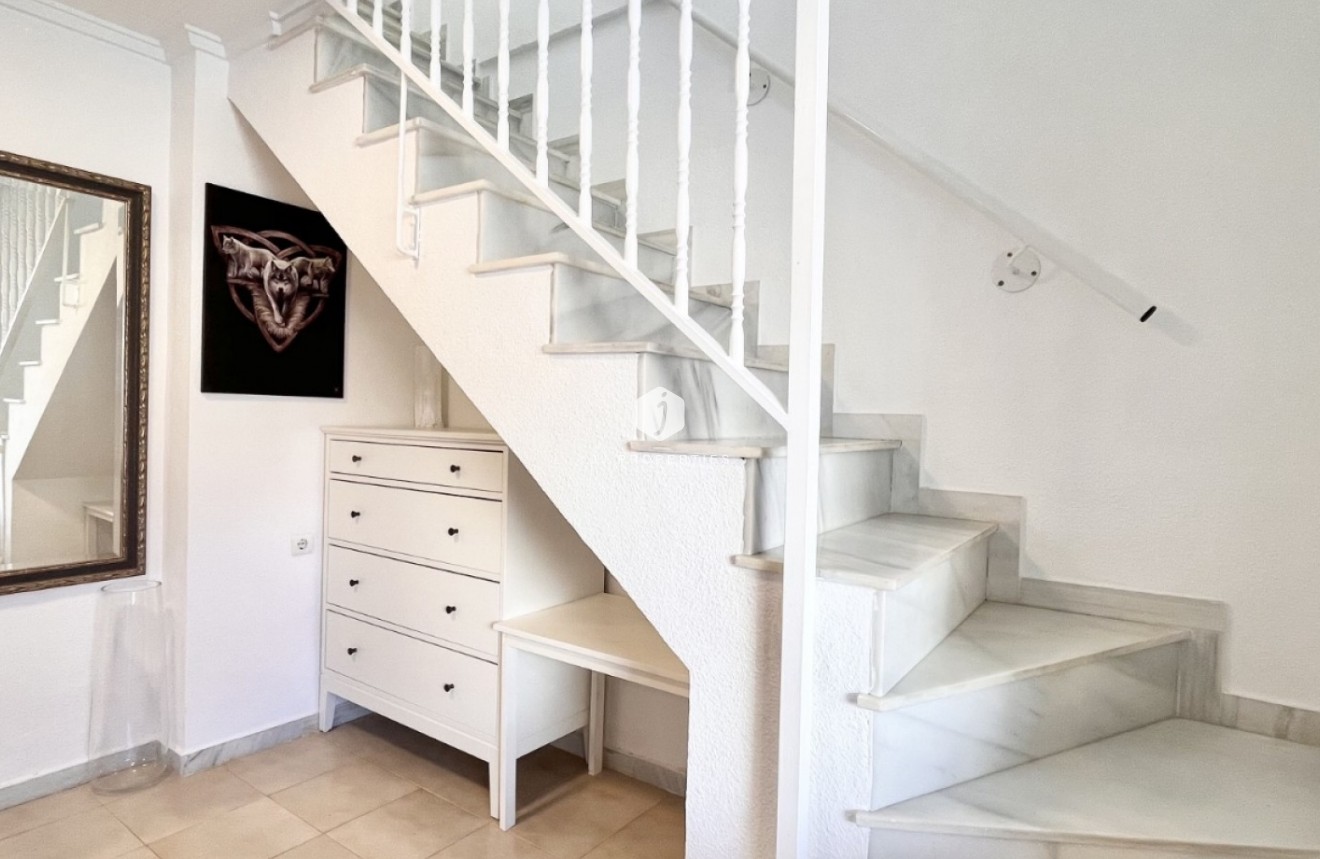 Resale - Chalet -
Torrevieja - Costa Blanca