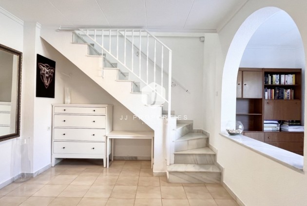 Resale - Chalet -
Torrevieja - Costa Blanca