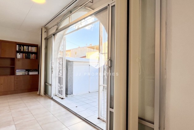 Resale - Chalet -
Torrevieja - Costa Blanca