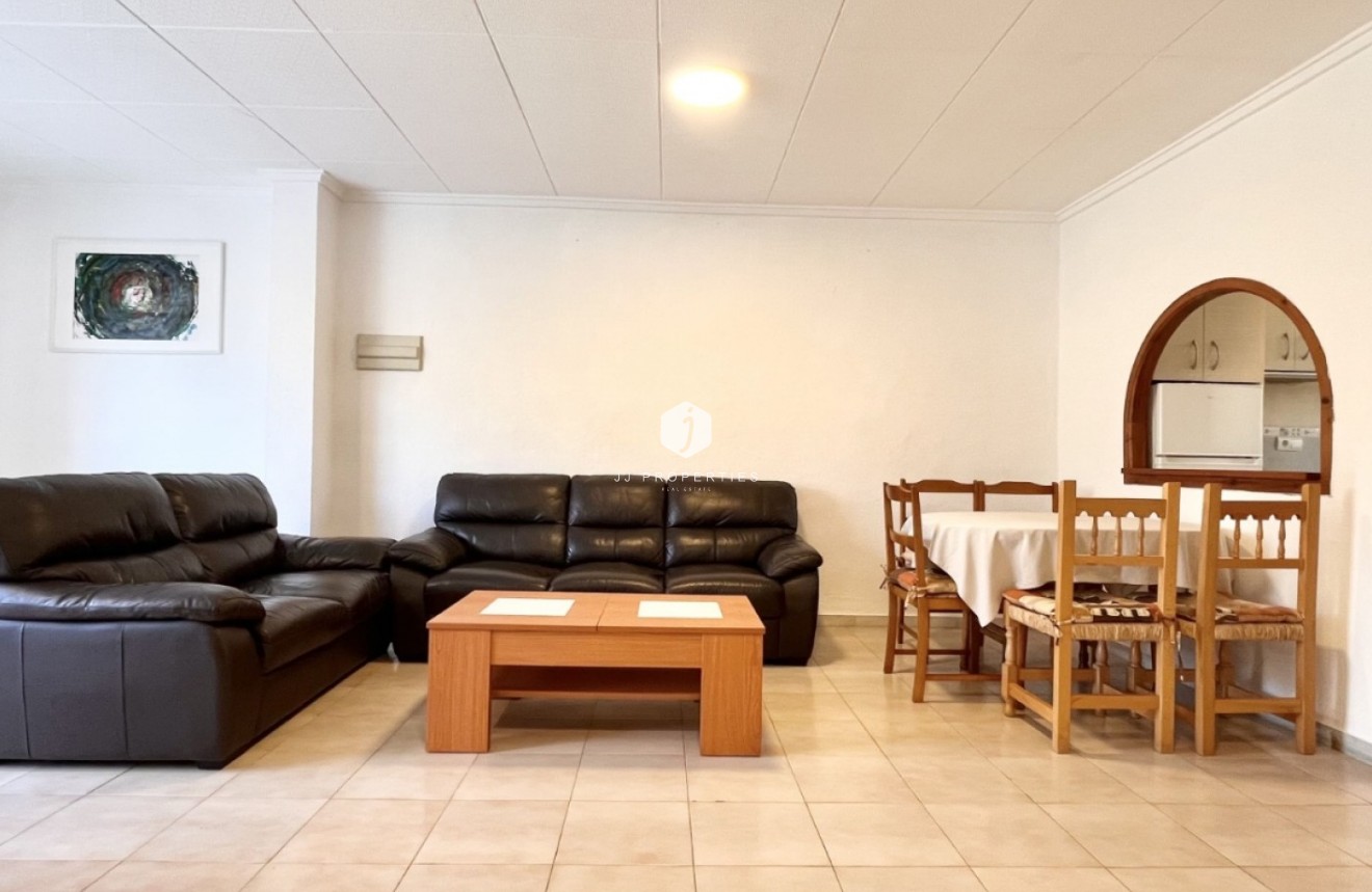 Resale - Chalet -
Torrevieja - Costa Blanca