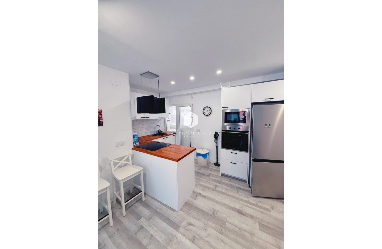 Resale - Apartment / flat -
Torrevieja - Playa del Cura