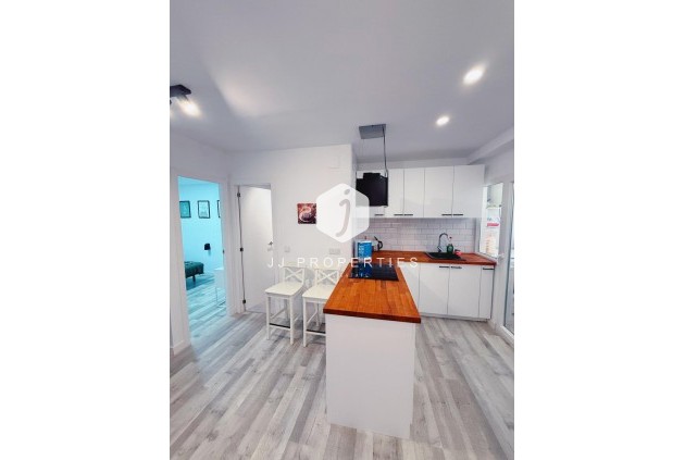 Resale - Apartment / flat -
Torrevieja - Playa del Cura