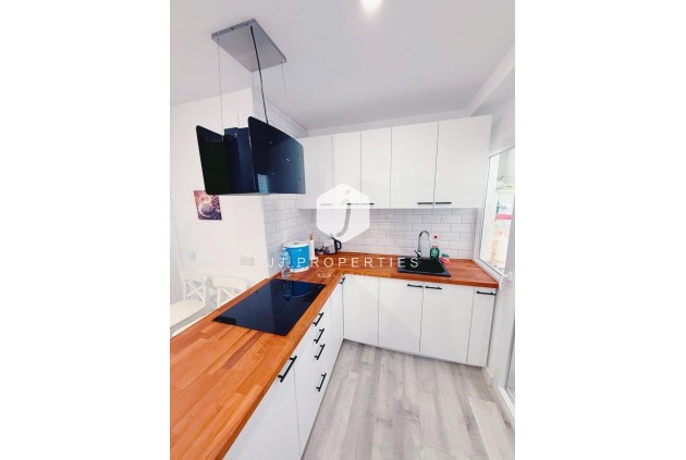 Resale - Apartment / flat -
Torrevieja - Playa del Cura