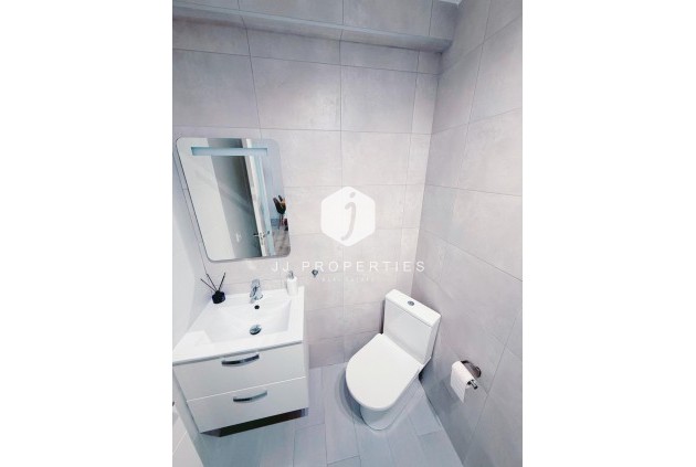 Resale - Apartment / flat -
Torrevieja - Playa del Cura