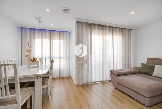 Resale - Apartment / flat -
Torrevieja - Centro