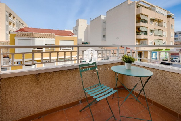 Resale - Apartment / flat -
Torrevieja - Centro