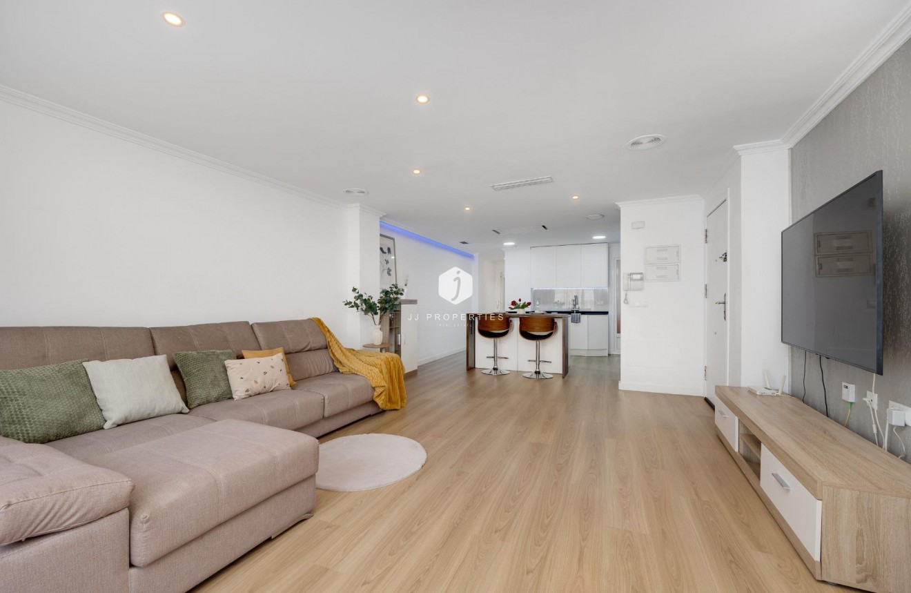 Resale - Apartment / flat -
Torrevieja - Centro