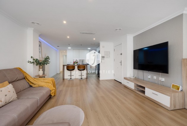 Resale - Apartment / flat -
Torrevieja - Centro