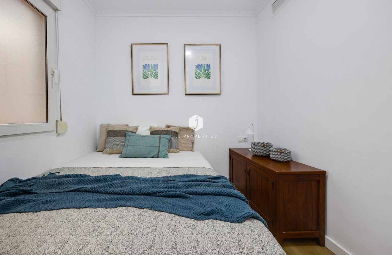 Resale - Apartment / flat -
Torrevieja - Centro