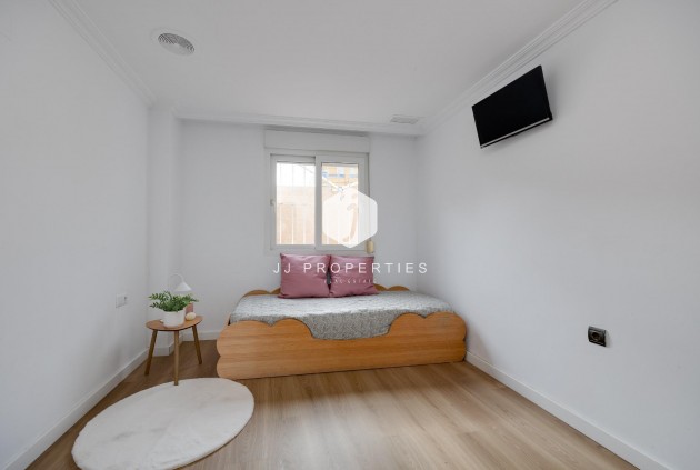 Resale - Apartment / flat -
Torrevieja - Centro