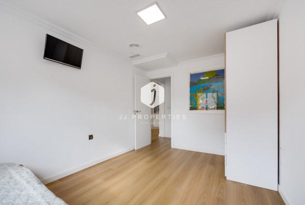 Resale - Apartment / flat -
Torrevieja - Centro