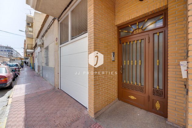 Resale - Apartment / flat -
Torrevieja - Centro