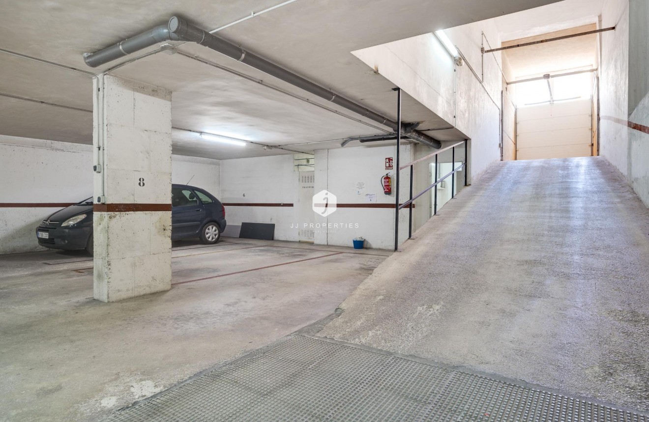 Resale - Apartment / flat -
Torrevieja - Centro