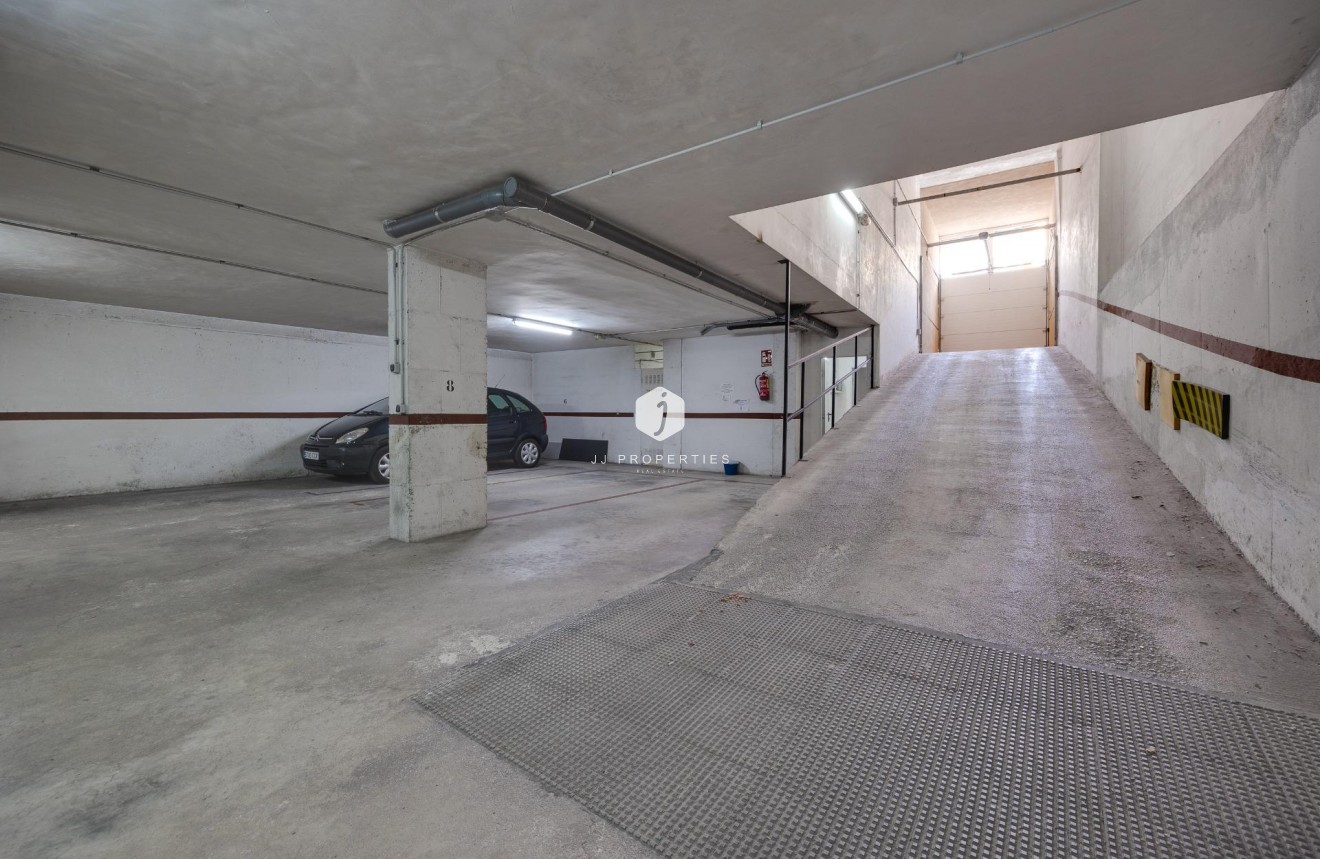 Resale - Apartment / flat -
Torrevieja - Centro