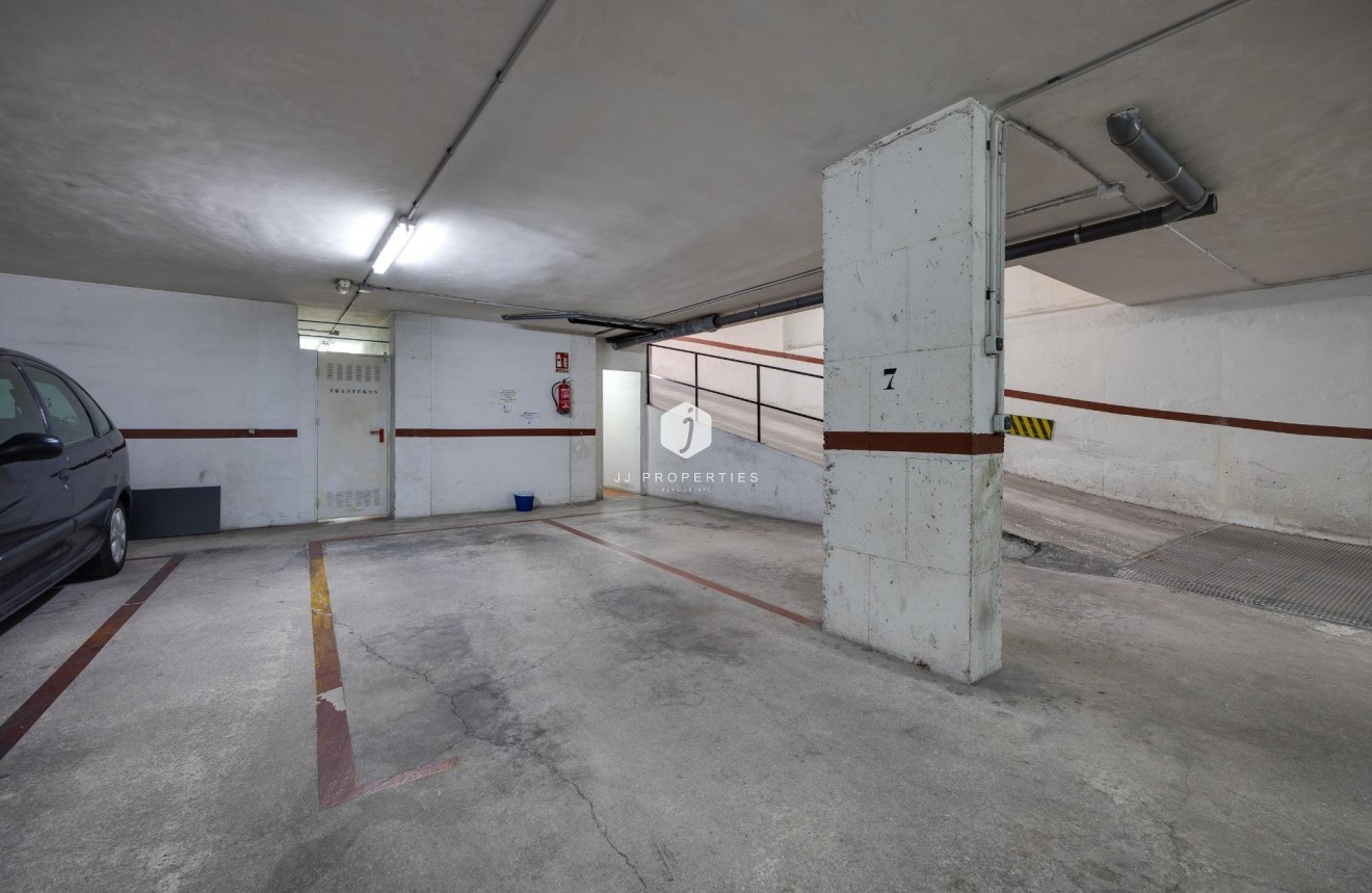 Resale - Apartment / flat -
Torrevieja - Centro