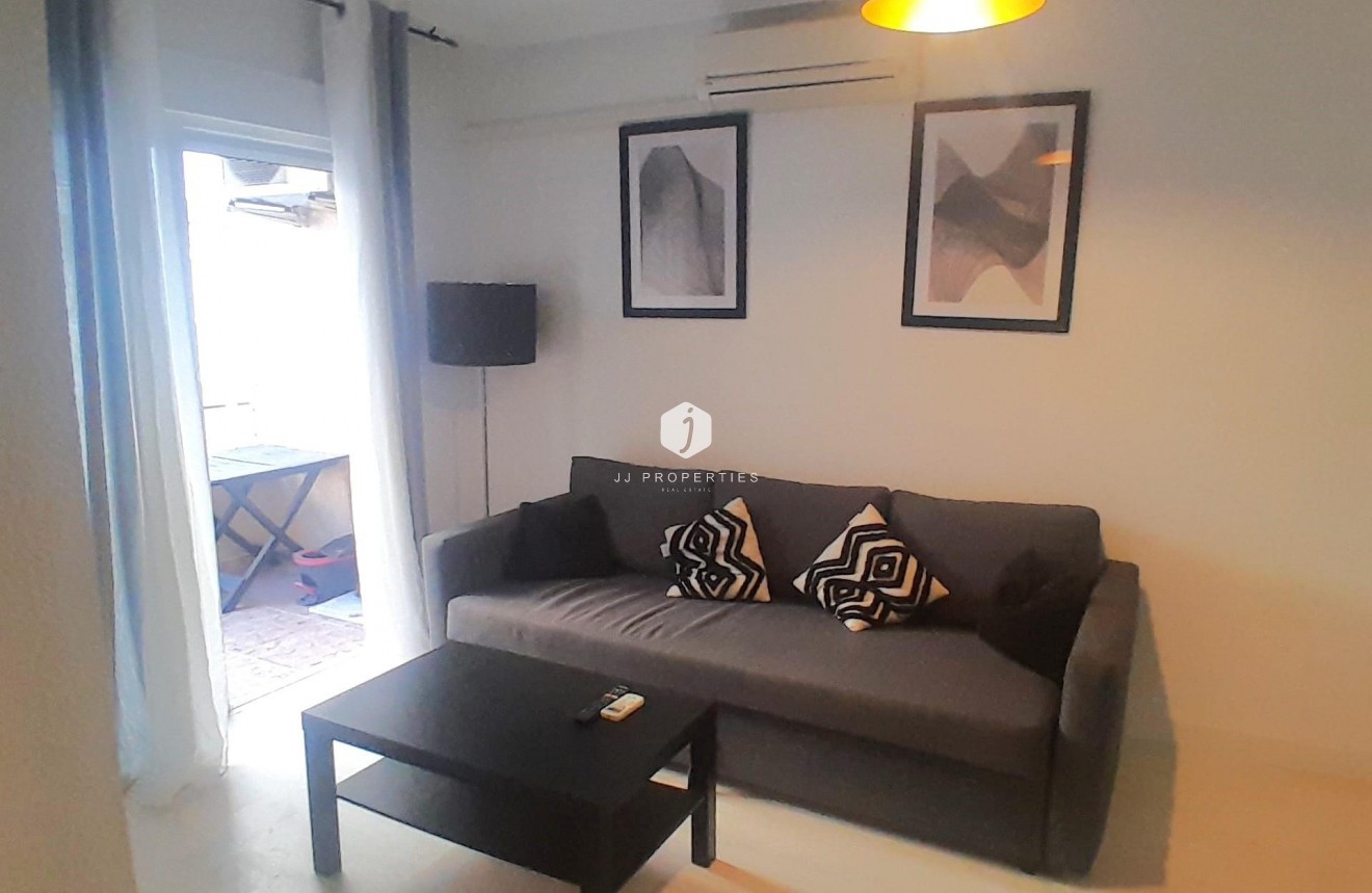 Resale - Apartment / flat -
Torrevieja - Centro