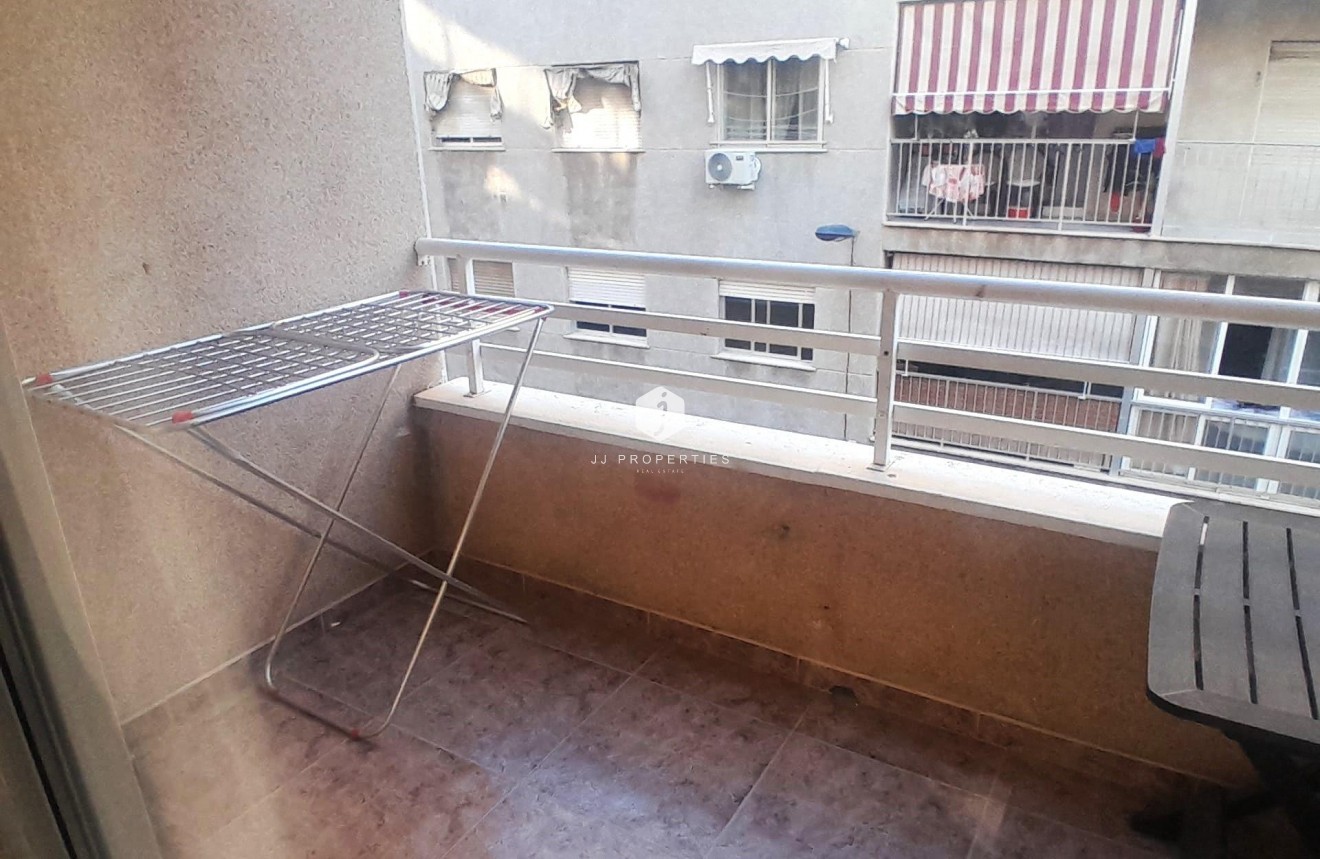 Resale - Apartment / flat -
Torrevieja - Centro