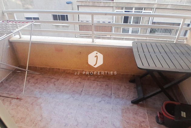 Resale - Apartment / flat -
Torrevieja - Centro